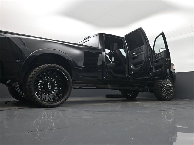 Used 2022 RAM 3500 Limited w/ Max Tow Package image 73