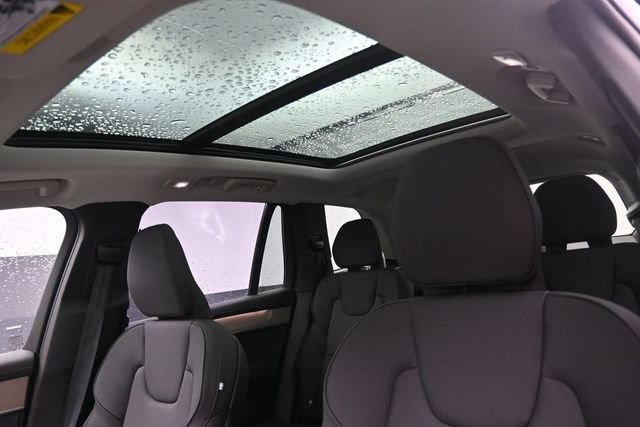 Used 2026 Volvo XC90 B6 Plus w/ Protection Package AWD/4WD image 19