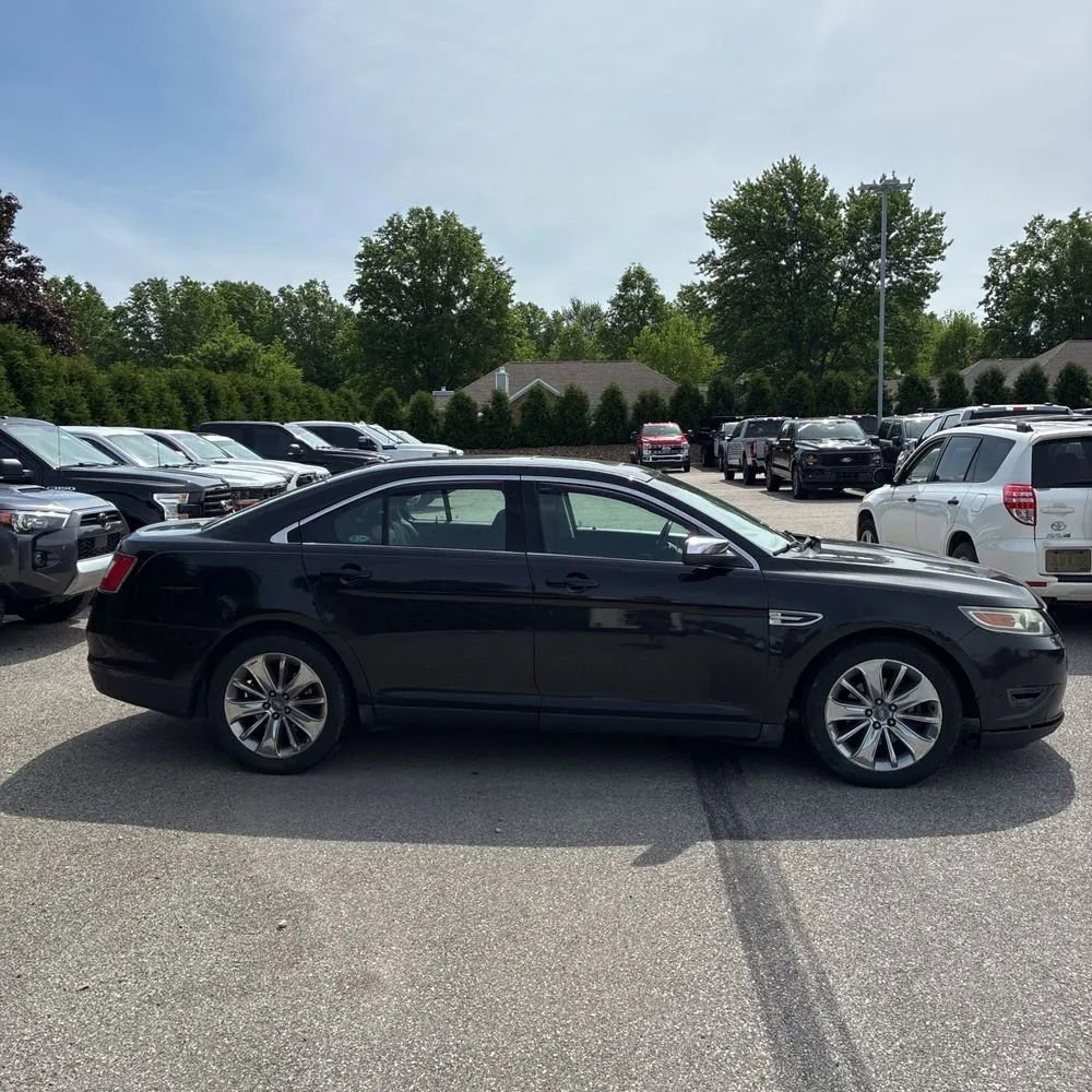 Used 2010 Ford Taurus Limited AWD/4WD image 10