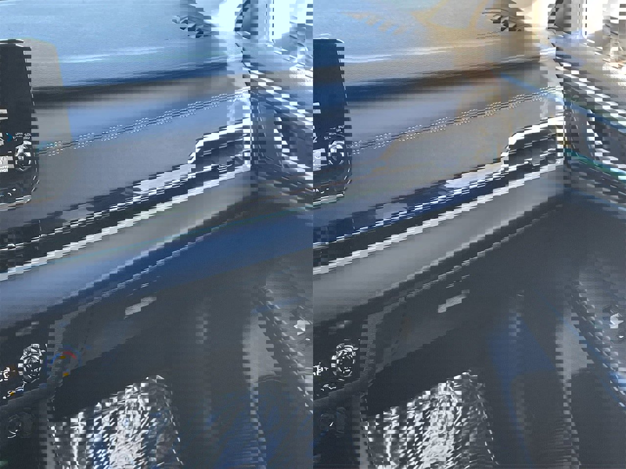 Used 2024 Mitsubishi Outlander SE image 17