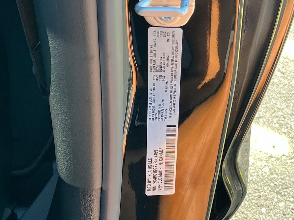 New 2027 Chrysler Pacifica Limited FWD image 33