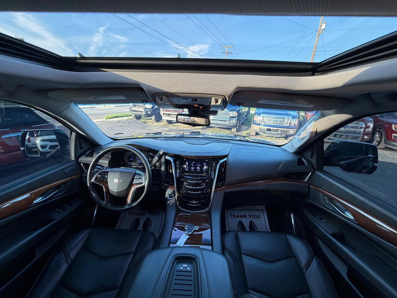 Used 2019 Cadillac Escalade Luxury AWD/4WD image 9