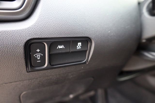 Used 2022 Kia Sorento LX image 16