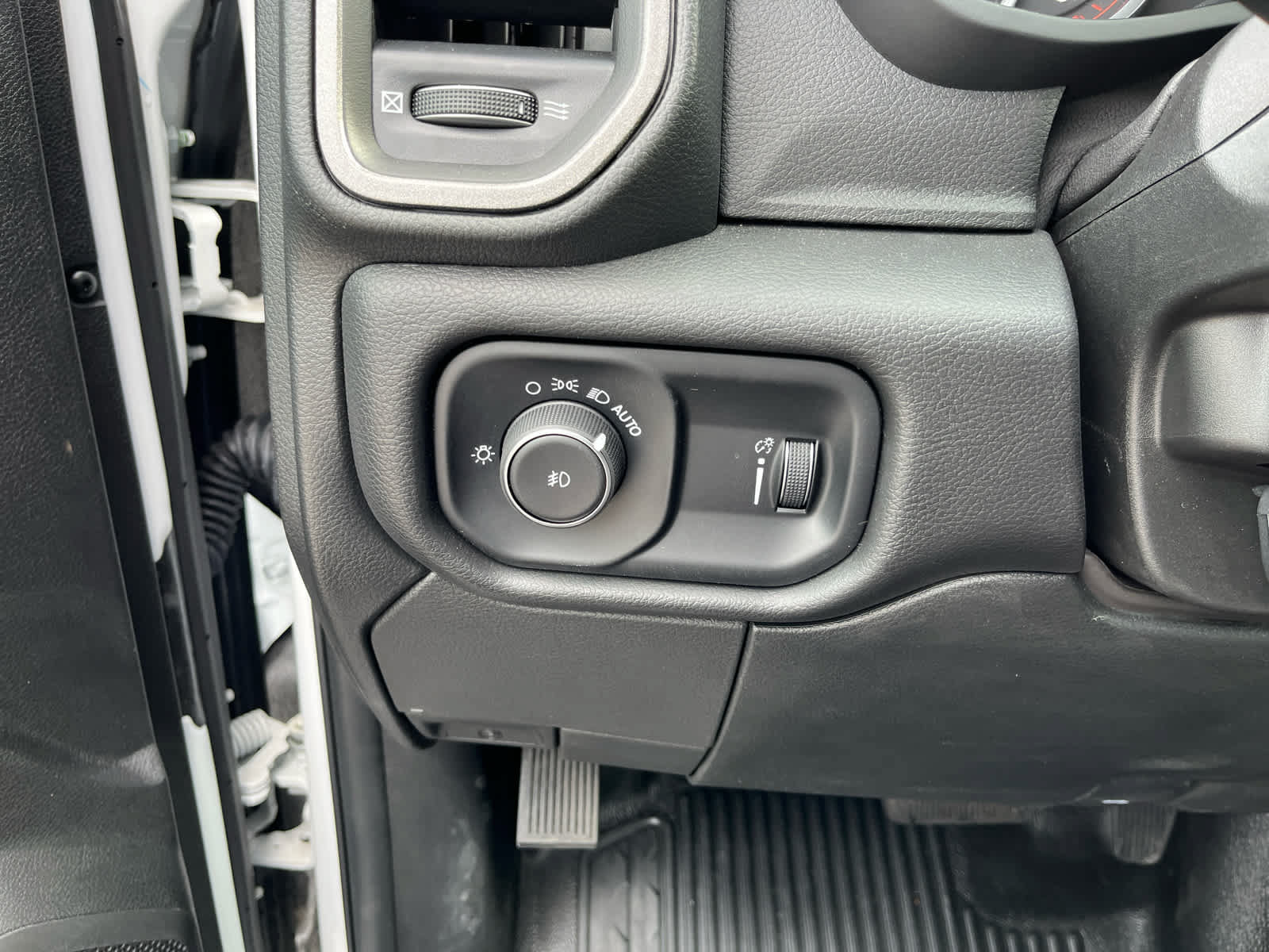New 2026 RAM 4500 Tradesman w/ Chrome Appearance Group AWD/4WD image 13