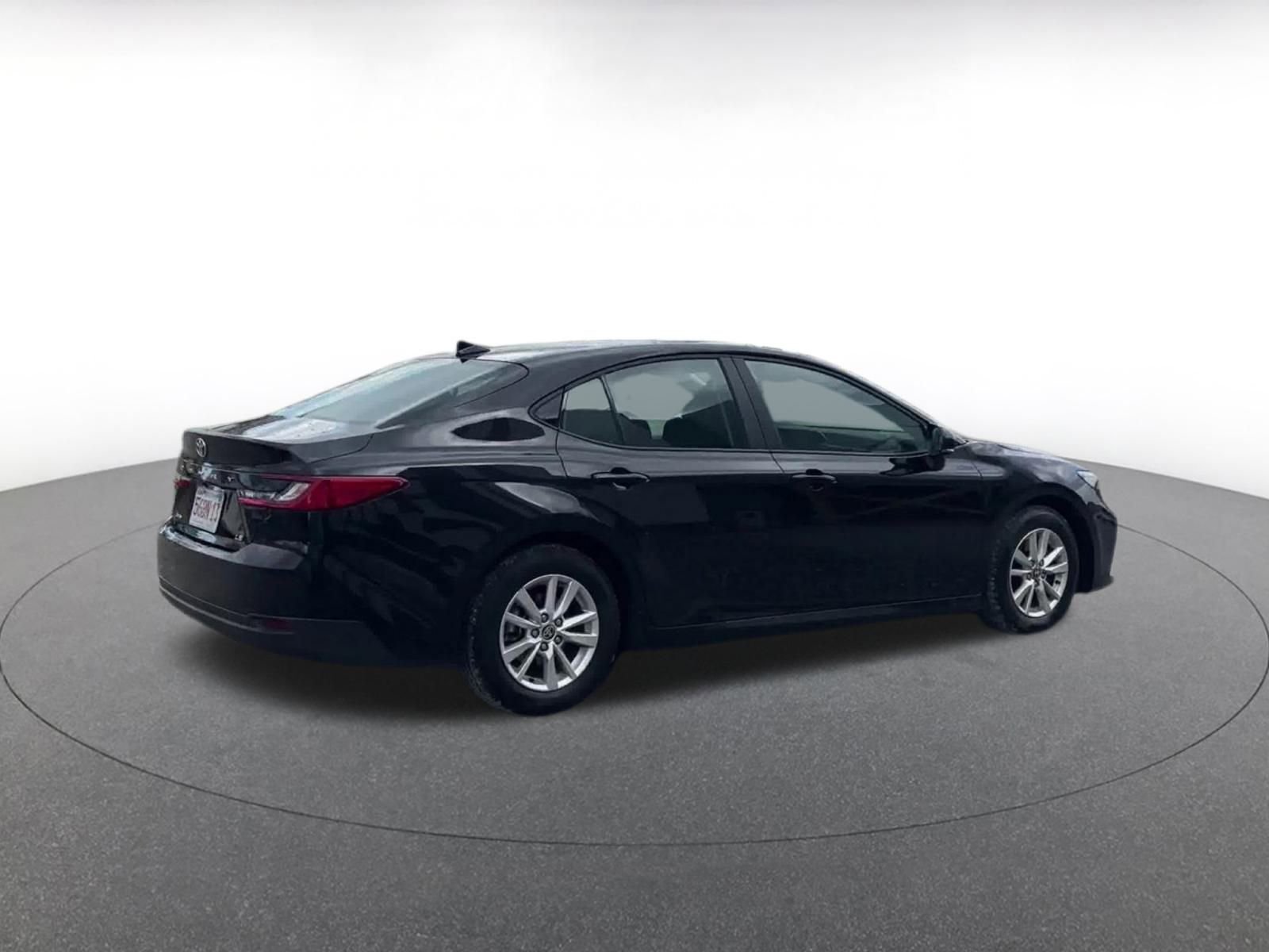 Used 2025 Toyota Camry LE image 15