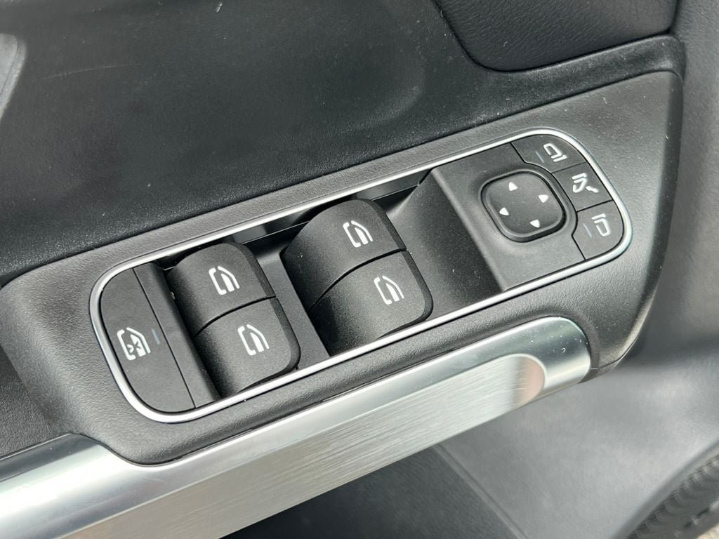 New 2026 Mercedes-Benz GLB 250 4MATIC image 15