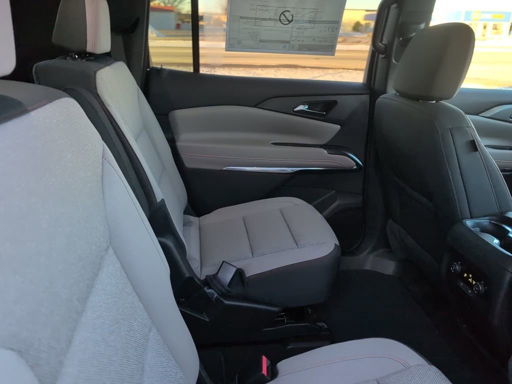 Used 2026 Chevrolet Traverse LT image 27