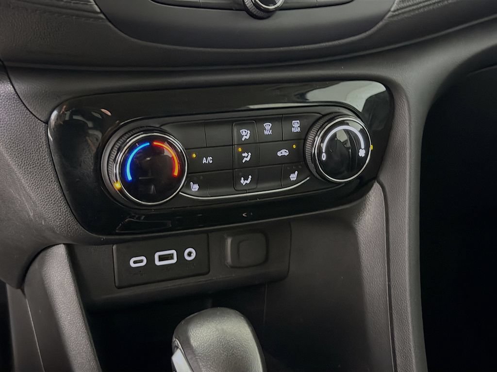 Used 2022 Buick Encore GX Preferred w/ Cold Weather Comfort Package FWD image 15