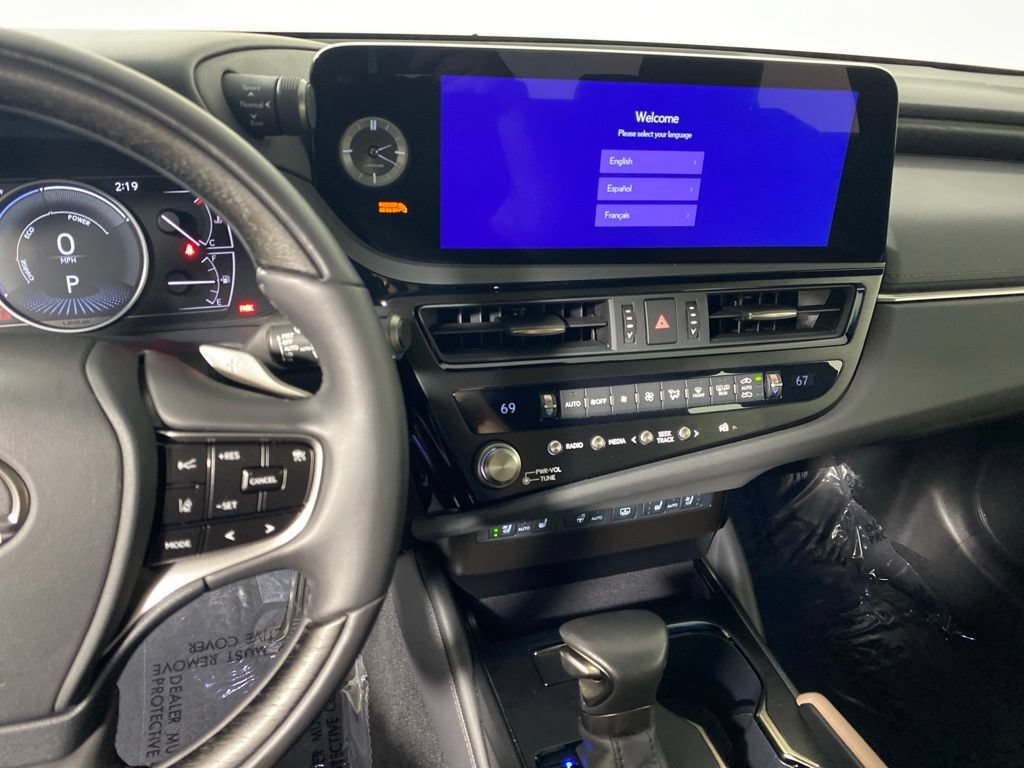 Used 2025 Lexus ES 300h w/ Accessory Package (Z1) FWD image 17