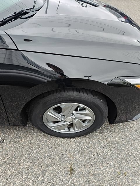 Certified 2026 Hyundai Elantra SE FWD image 12