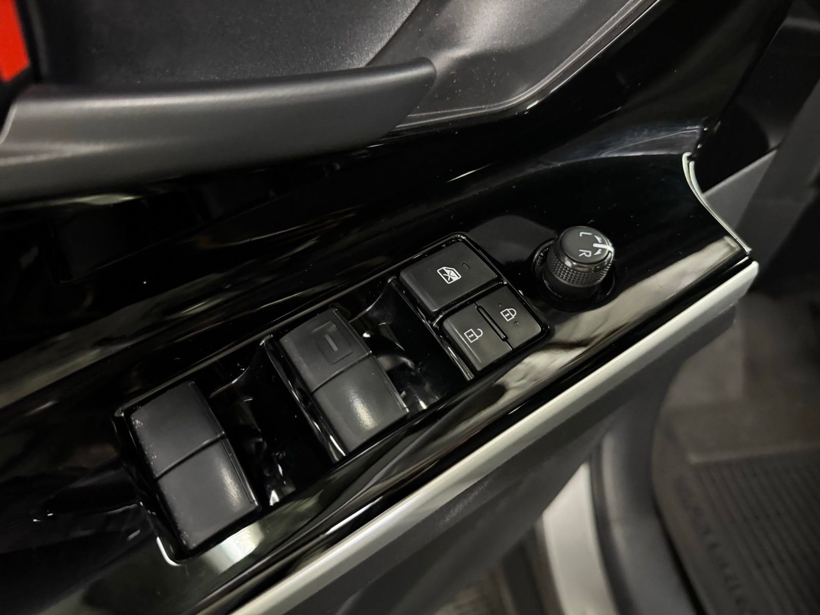 Used 2023 Subaru Solterra AWD image 22