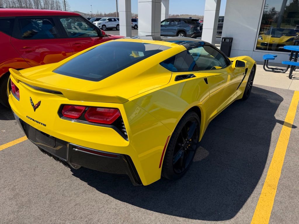 Used 2017 Chevrolet Corvette Stingray Coupe RWD image 5