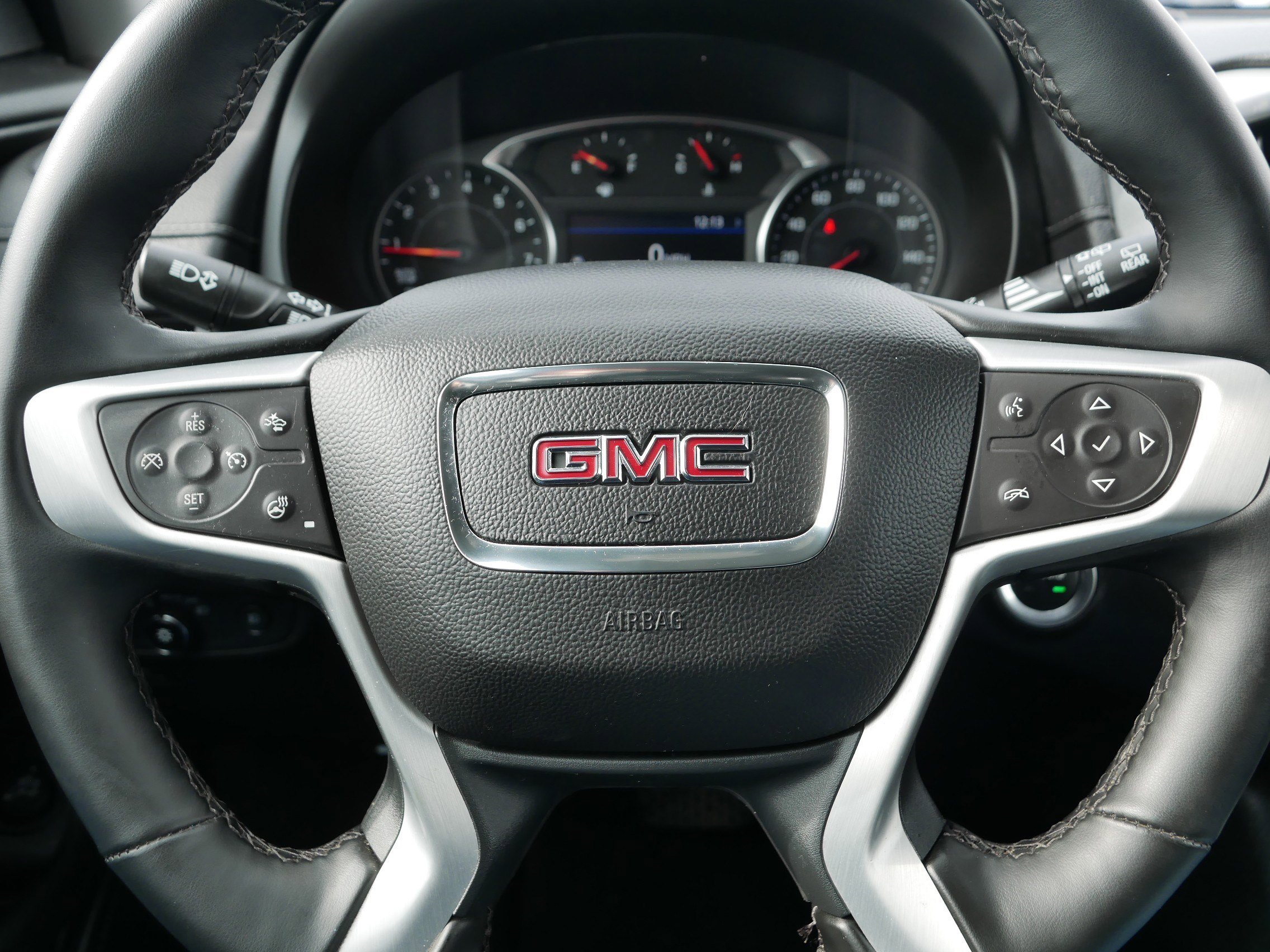 Used 2024 GMC Terrain SLT image 25