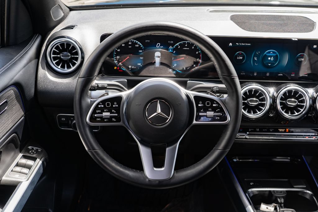 Used 2023 Mercedes-Benz GLB 250 4MATIC image 12
