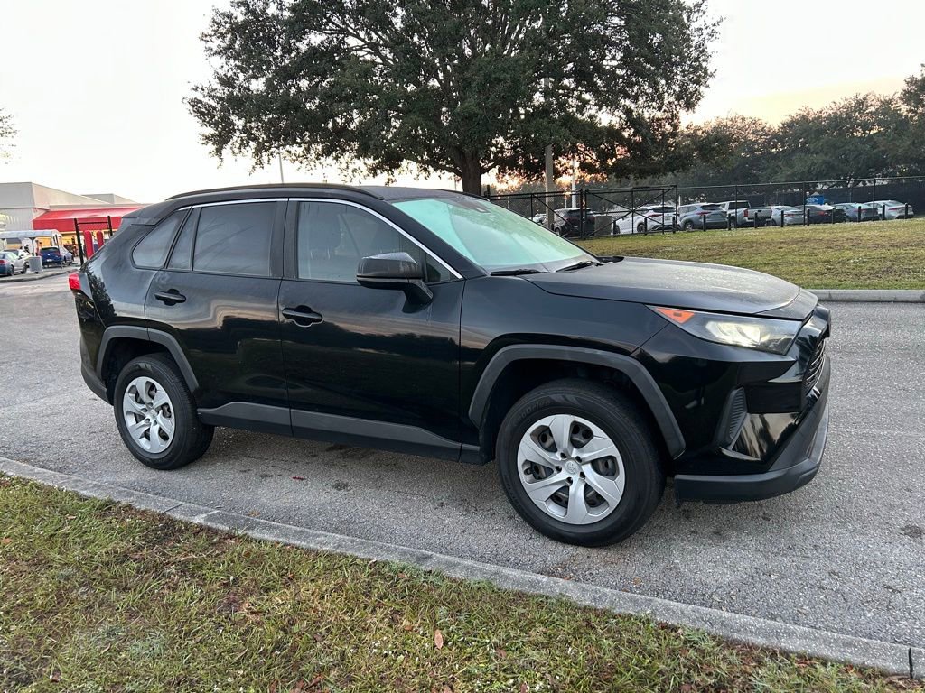 Used 2020 Toyota RAV4 LE image 7
