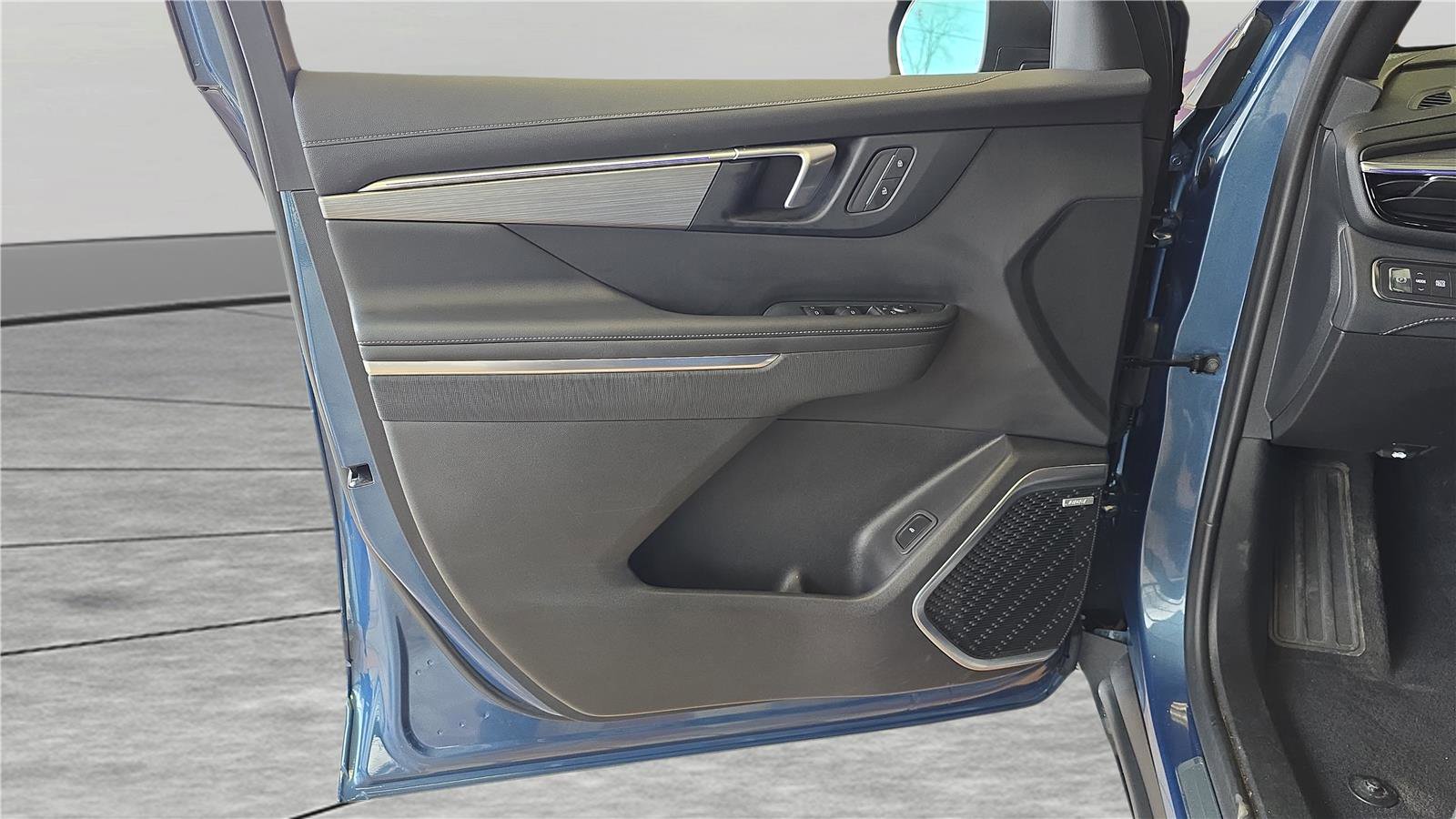 Used 2025 Buick Enclave Preferred image 12