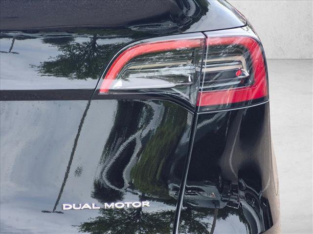 Used 2025 Tesla Model Y Long Range AWD/4WD image 7