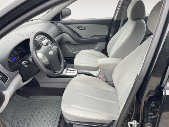 Used 2010 Hyundai Elantra GLS FWD image 9