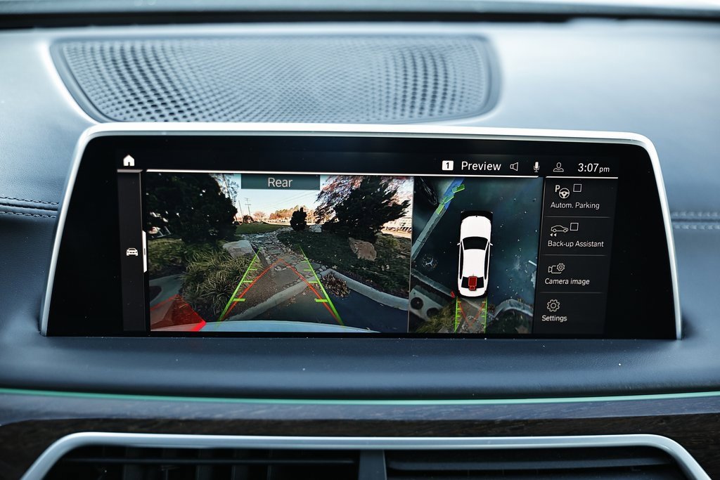 Used 2022 BMW 750i xDrive w/ Luxury Rear Seating Package image 41