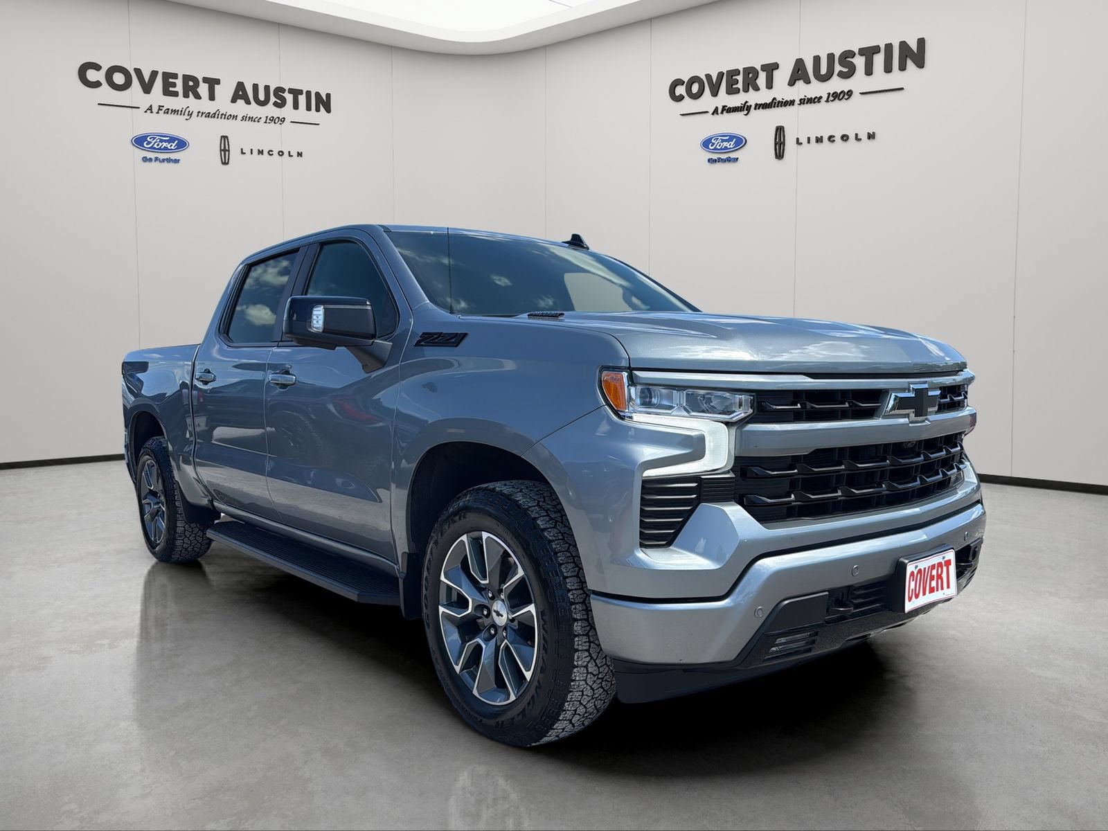 Used 2025 Chevrolet Silverado 1500 RST AWD/4WD image 7