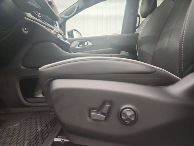 New 2026 Chrysler Pacifica Limited image 15