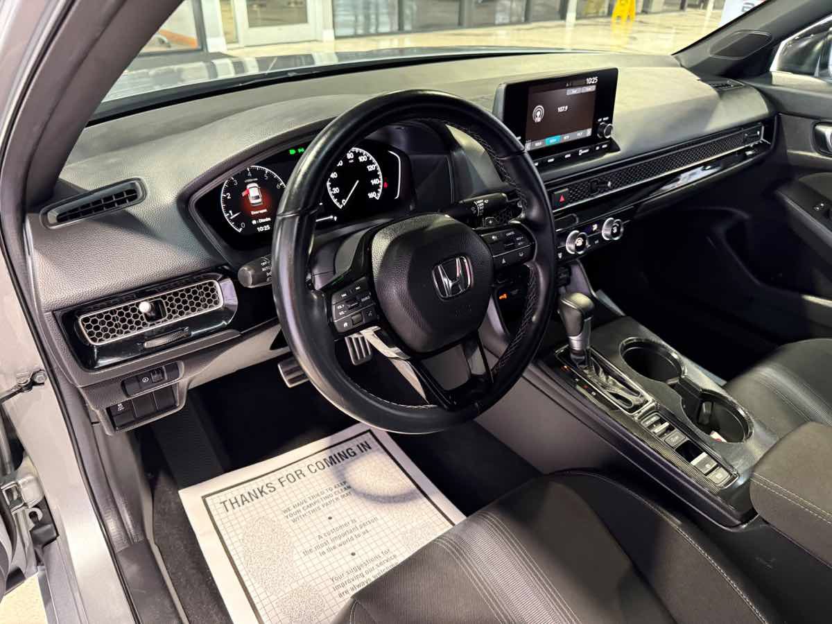 Used 2025 Honda Civic Sport image 31