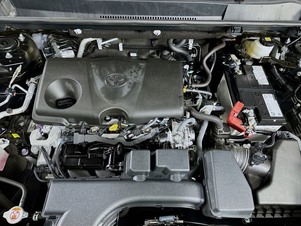 Used 2023 Toyota RAV4 XLE Premium image 9