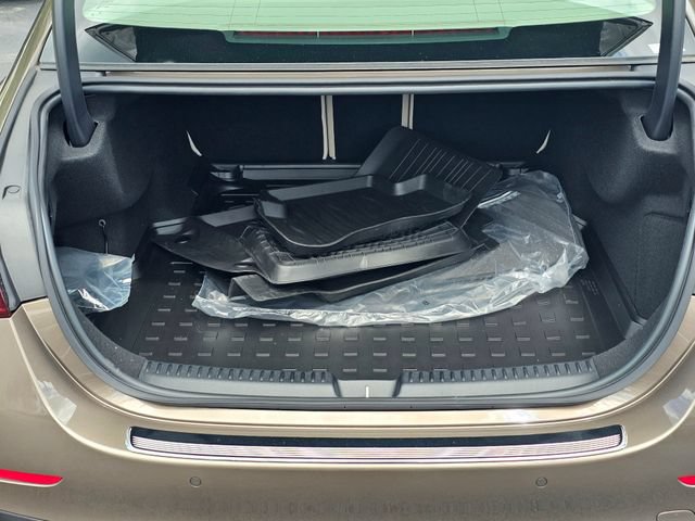New 2026 Mercedes-Benz E 450 4MATIC Sedan image 9