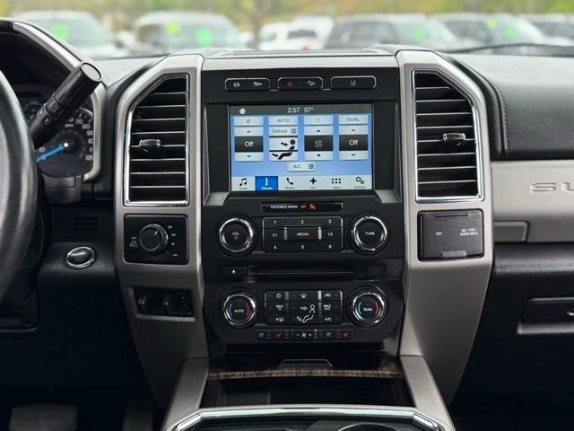 Used 2017 Ford F250 Lariat w/ Lariat Ultimate Package AWD/4WD image 31
