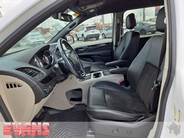 Used 2019 Dodge Grand Caravan SXT image 18