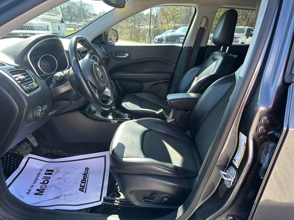 Used 2021 Jeep Compass Latitude AWD/4WD image 9