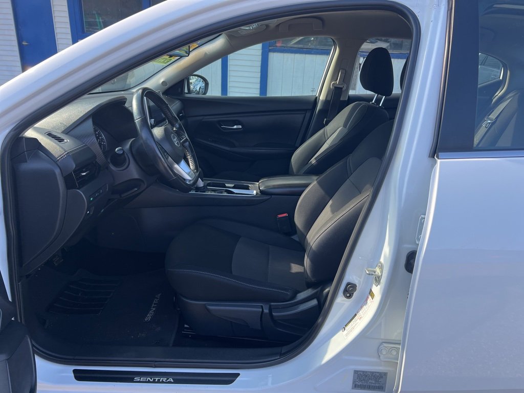 Used 2021 Nissan Sentra SV w/ Trunk Package image 9