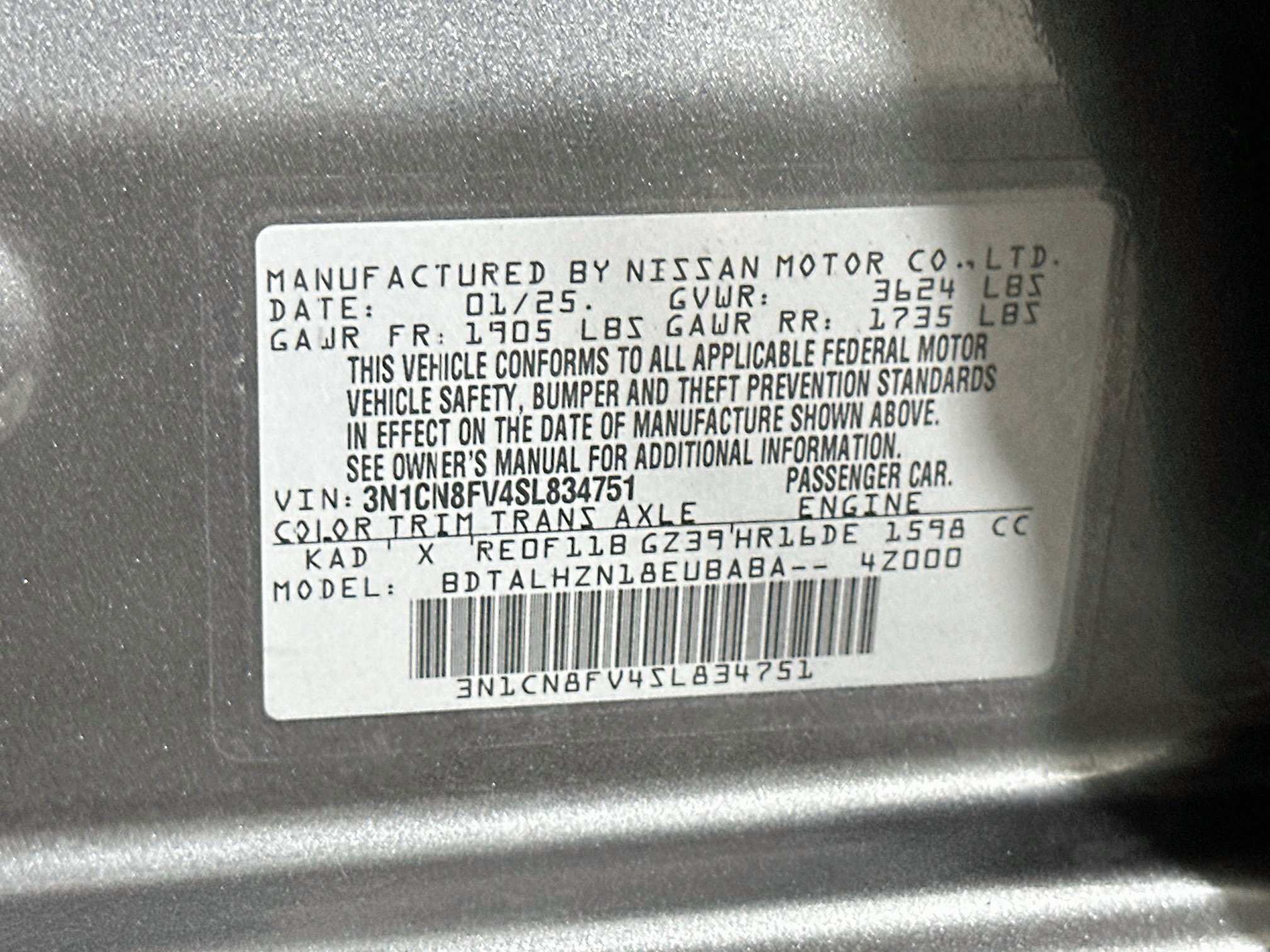 Used 2025 Nissan Versa SR FWD image 12