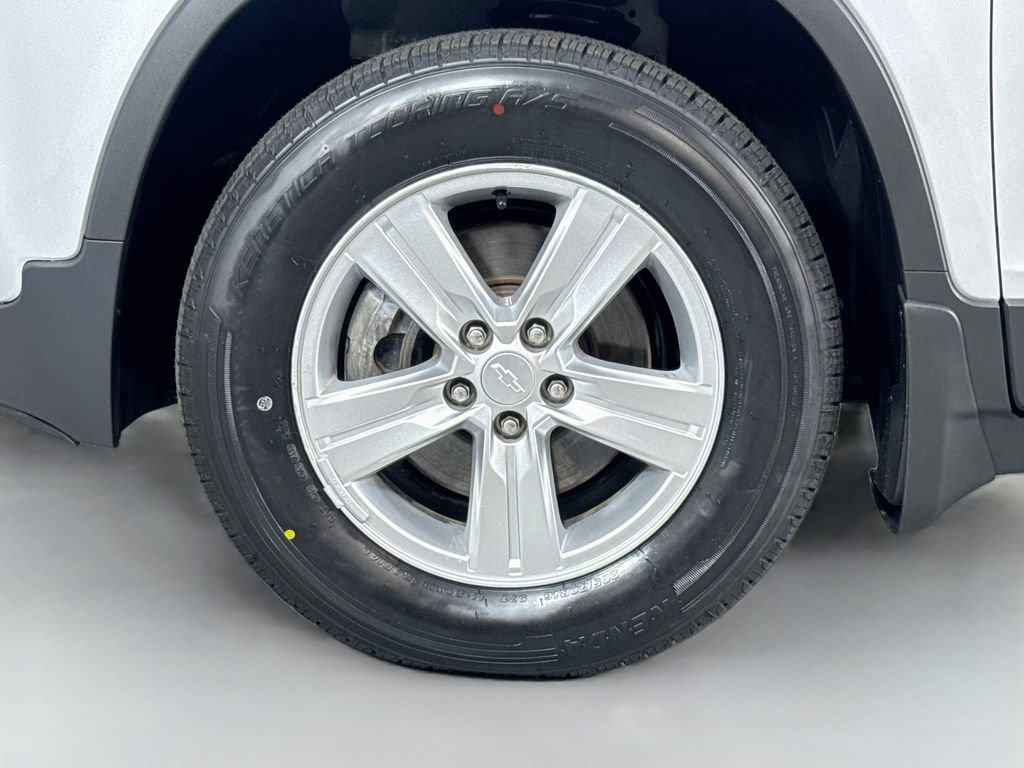 Used 2019 Chevrolet Trax LS w/ LPO, Protection Package AWD/4WD image 10