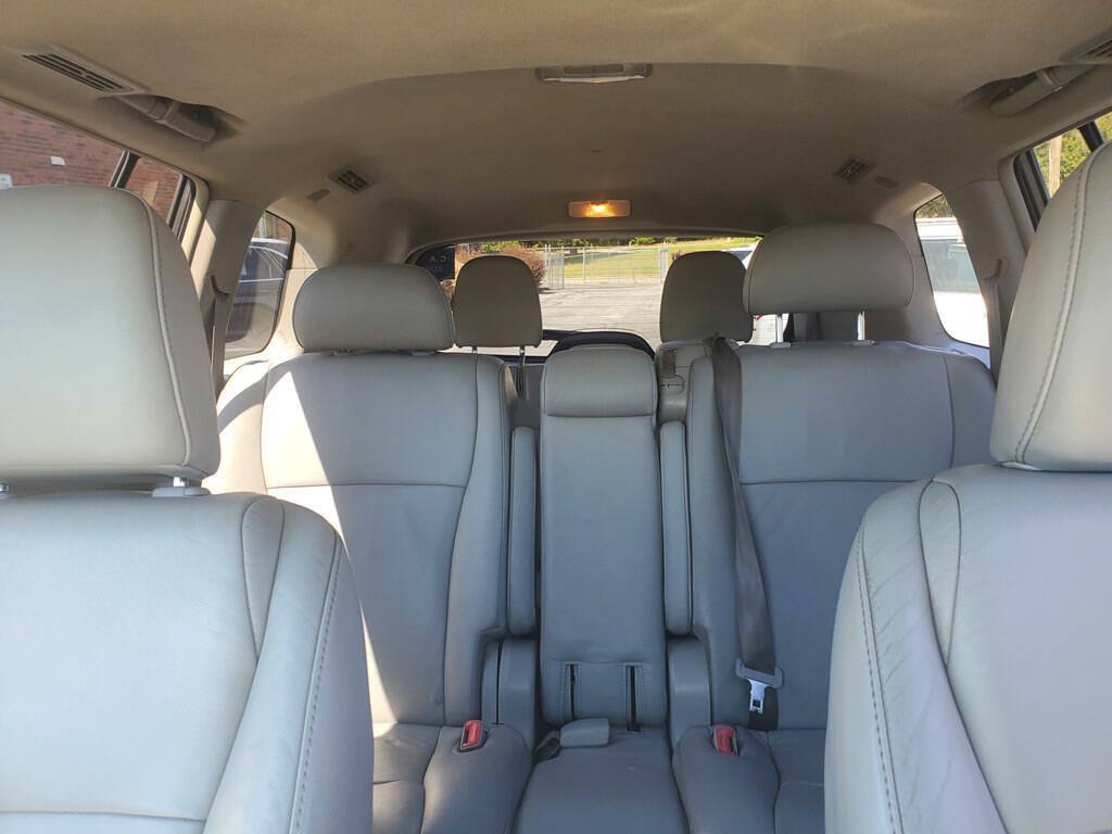 Used 2011 Toyota Highlander SE w/ Tow Pkg AWD/4WD image 11