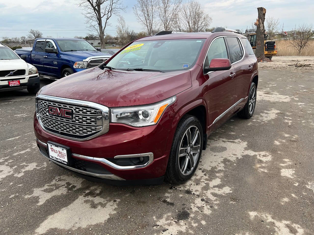 Used 2017 GMC Acadia Denali w/ Technology Package AWD/4WD image 1