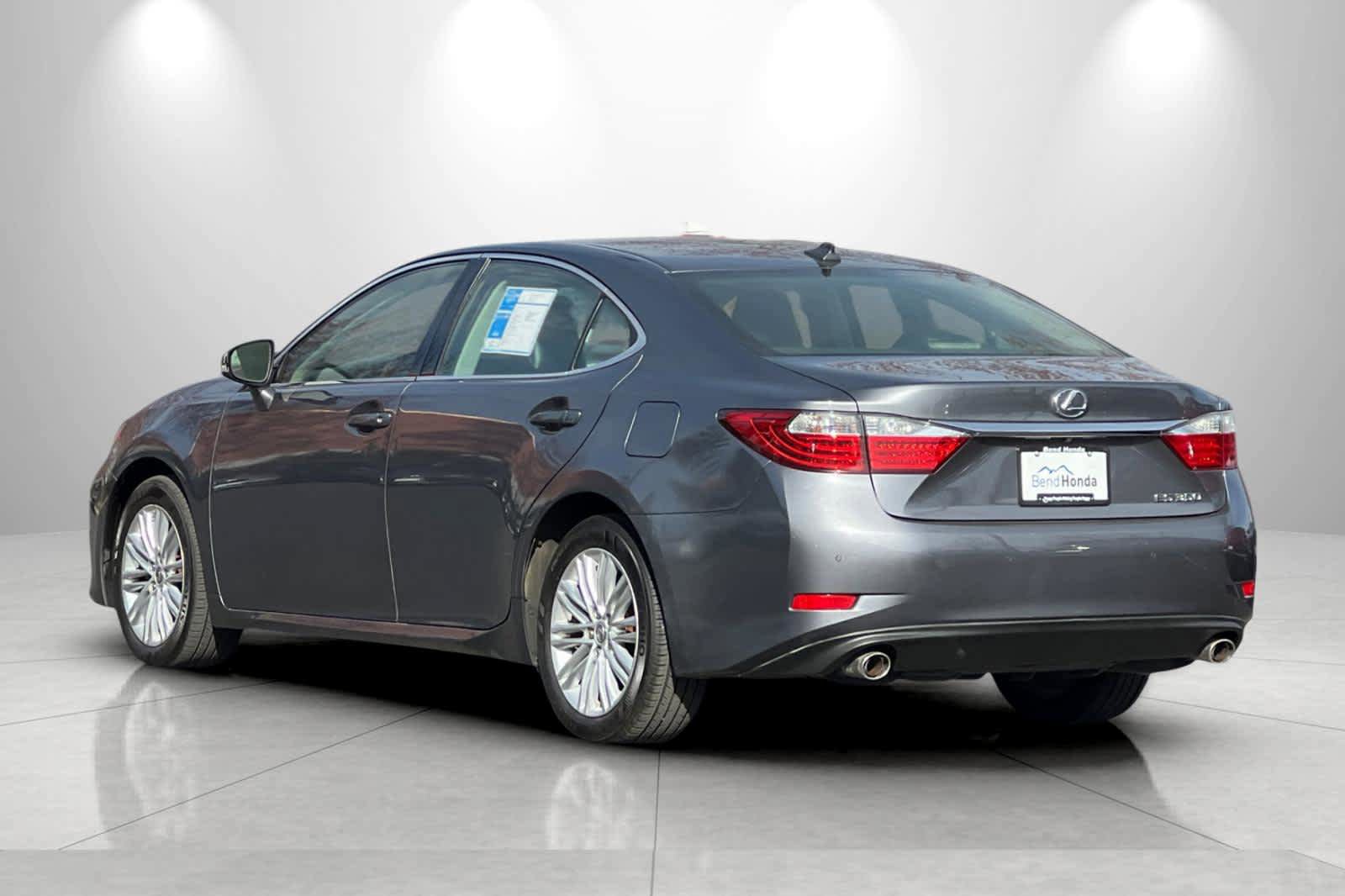 Used 2013 Lexus ES 350 w/ Luxury Pkg image 6