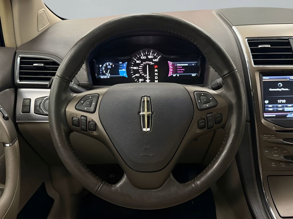 Used 2012 Lincoln MKX AWD image 18