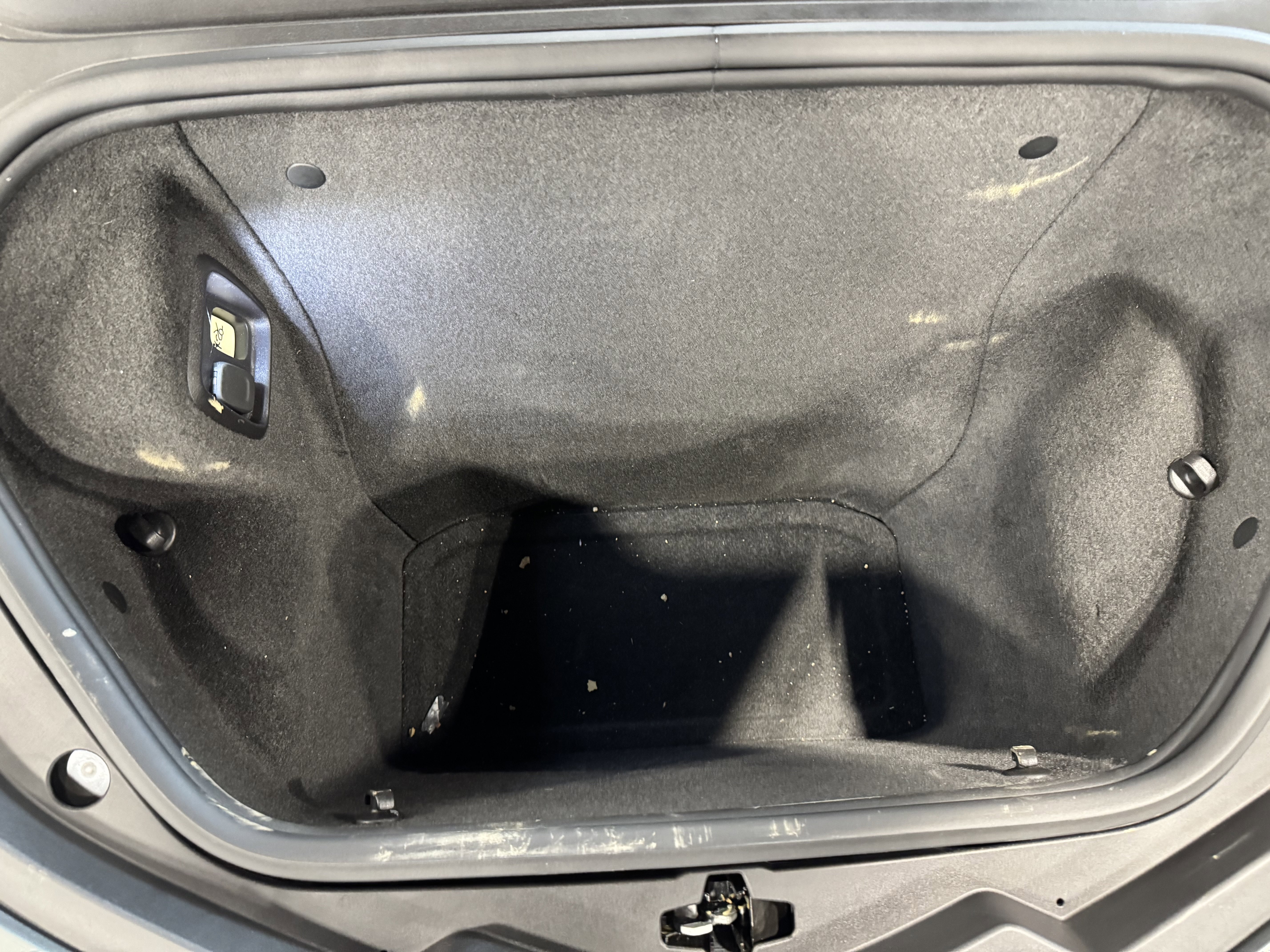 Used 2024 Chevrolet Corvette Stingray Coupe w/ Z51 Performance Package RWD image 30