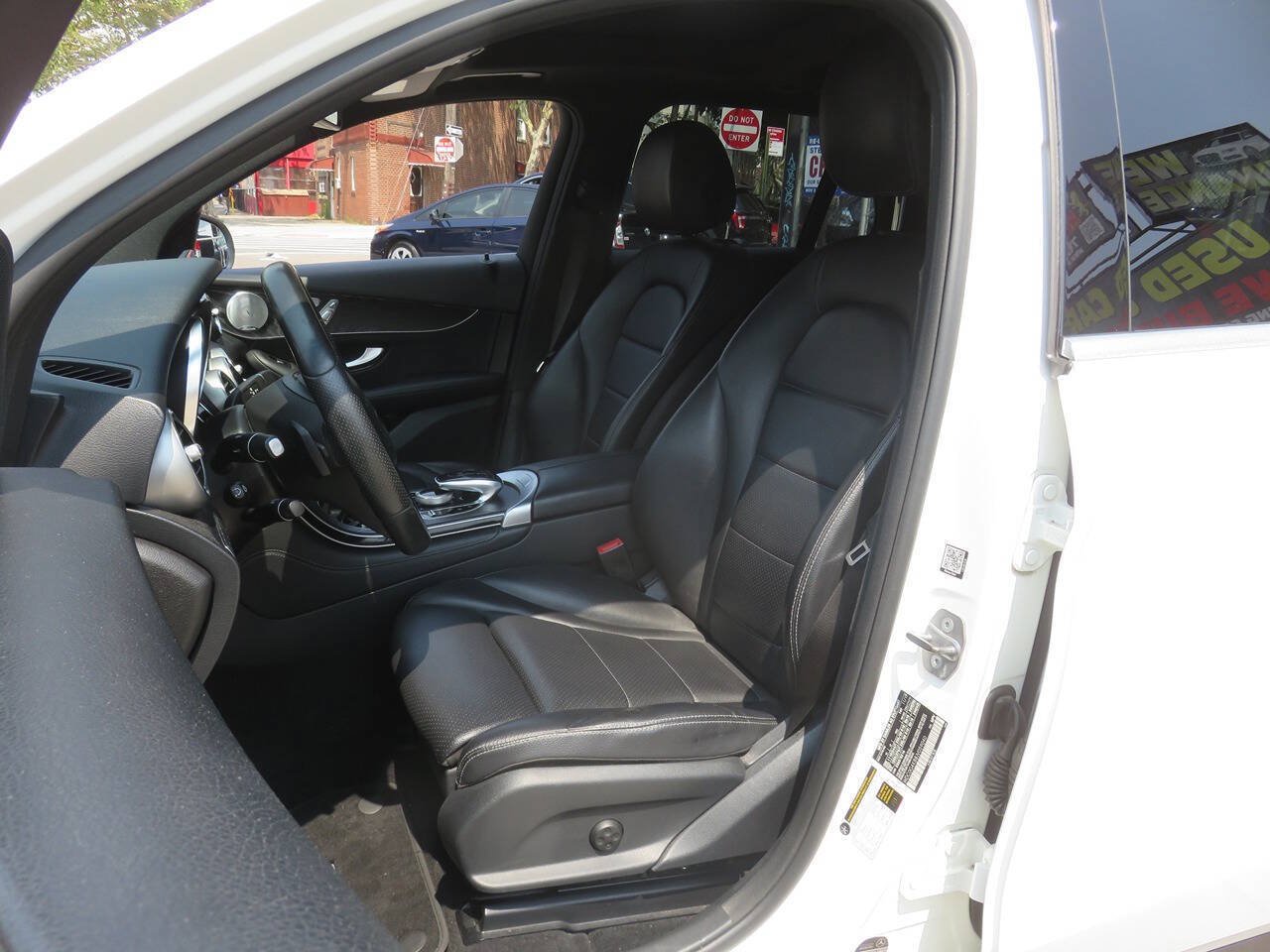 Used 2018 Mercedes-Benz GLC 300 4MATIC image 10