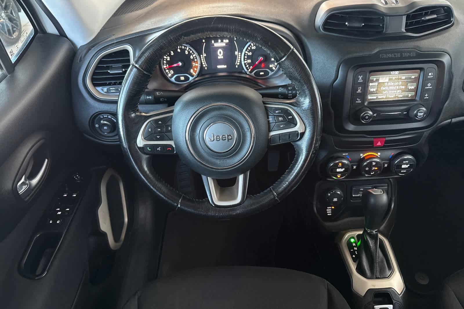 Used 2017 Jeep Renegade Latitude w/ Popular Equipment Group AWD/4WD image 16