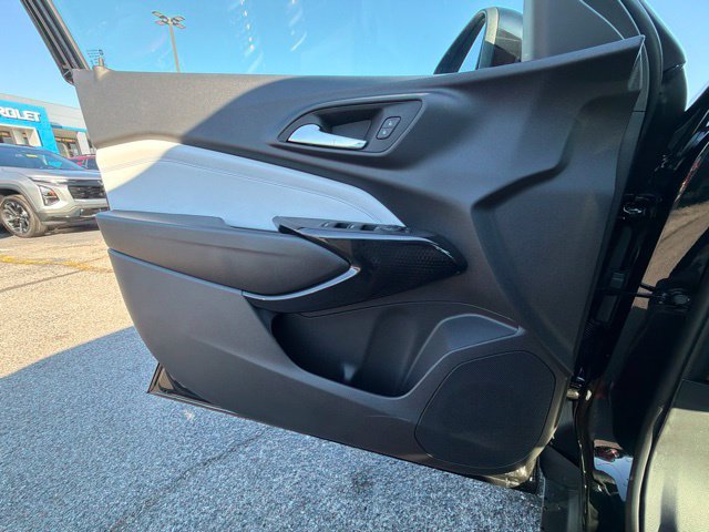 New 2026 Chevrolet Trax LT w/ Sunroof Package FWD image 74