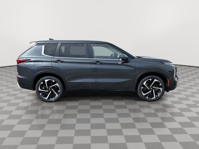 Used 2024 Mitsubishi Outlander SE Black Edition image 10