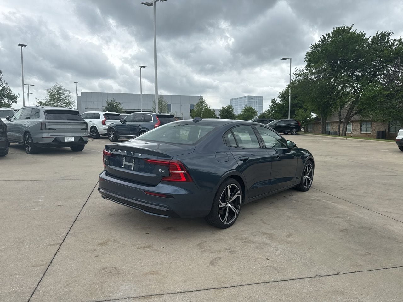Certified 2024 Volvo S60 B5 Plus image 4