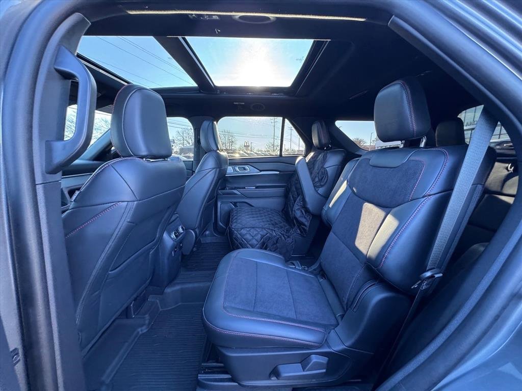 Used 2025 Ford Explorer ST w/ Sun And Sound Package image 13