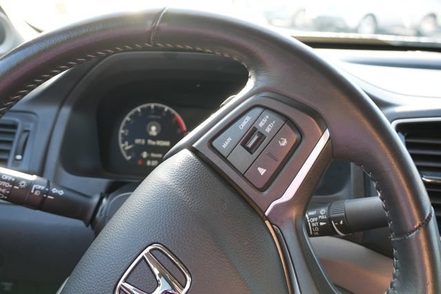 Used 2025 Honda Ridgeline Sport image 25