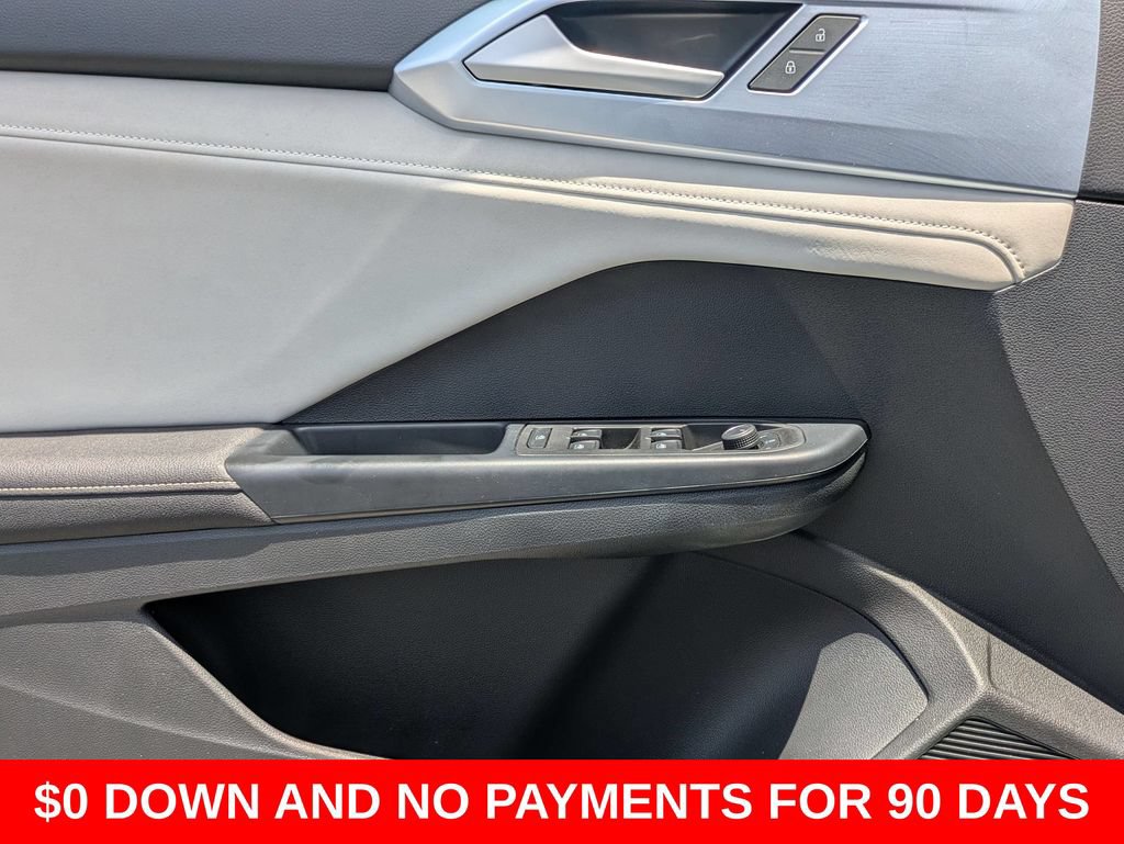 Used 2025 Volkswagen Taos SE AWD/4WD image 11