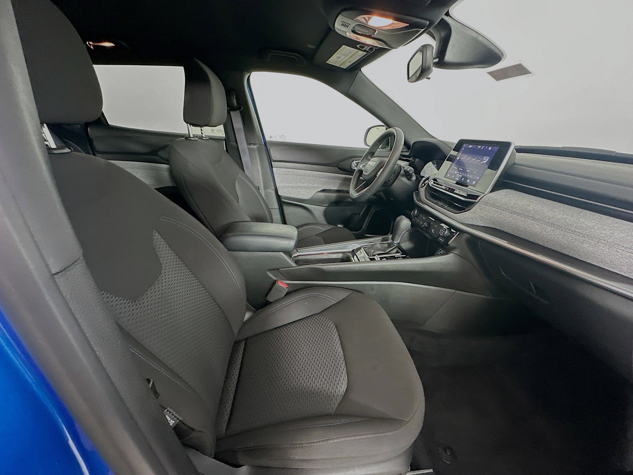 Certified 2025 Jeep Compass Sport image 33