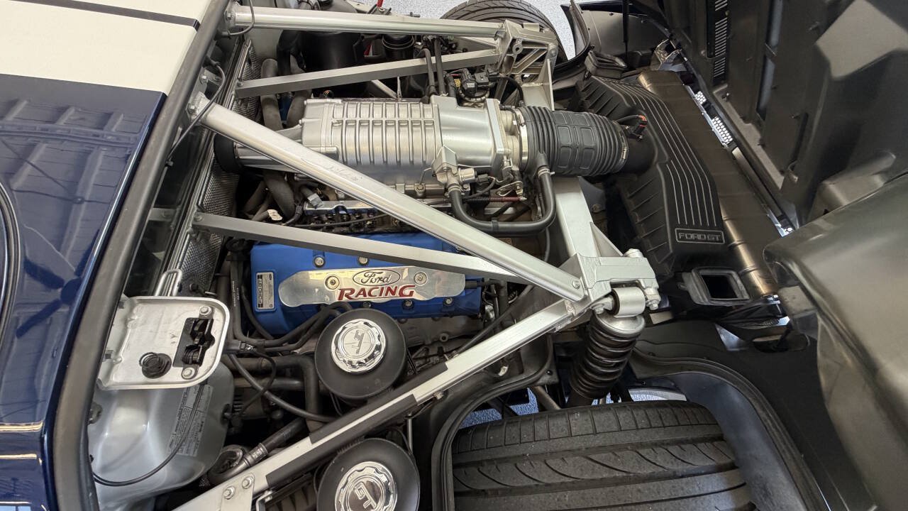 Used 2006 Ford GT RWD image 63