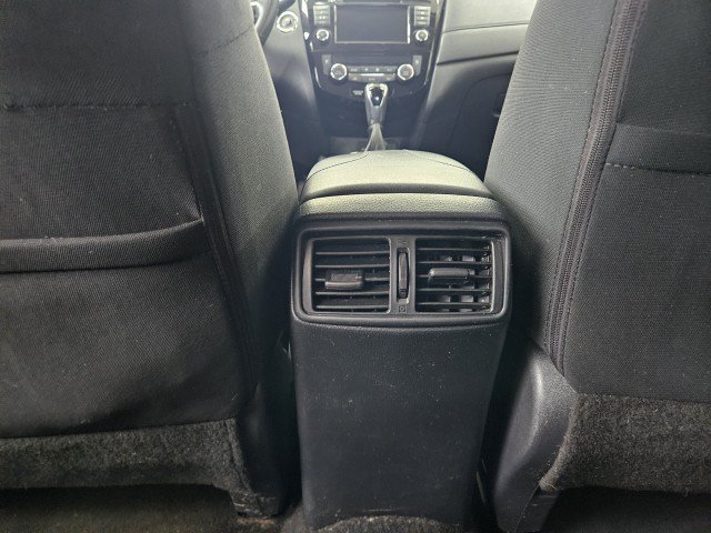 Used 2018 Nissan Rogue SV AWD/4WD image 21